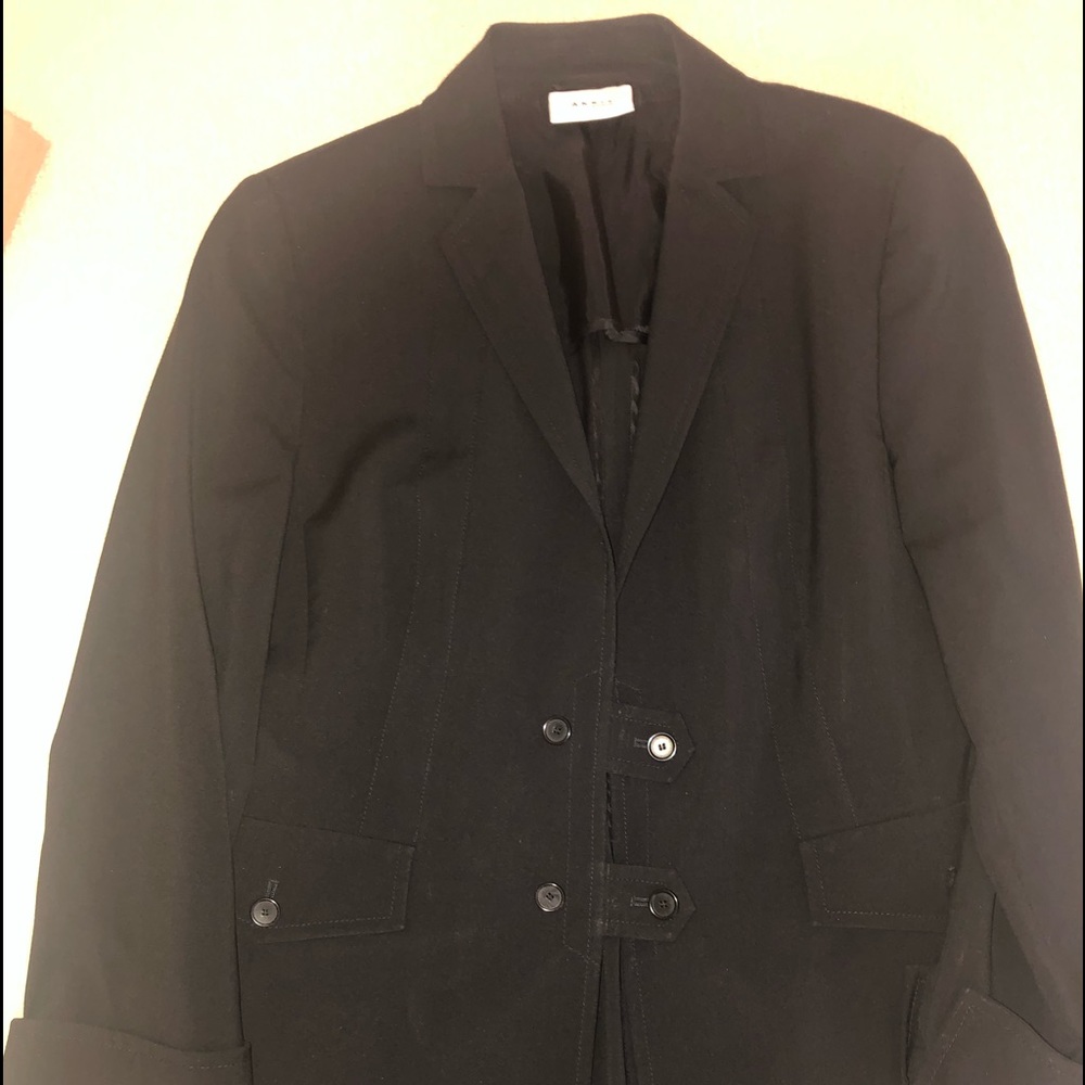 Black long jacket. 2 buttons